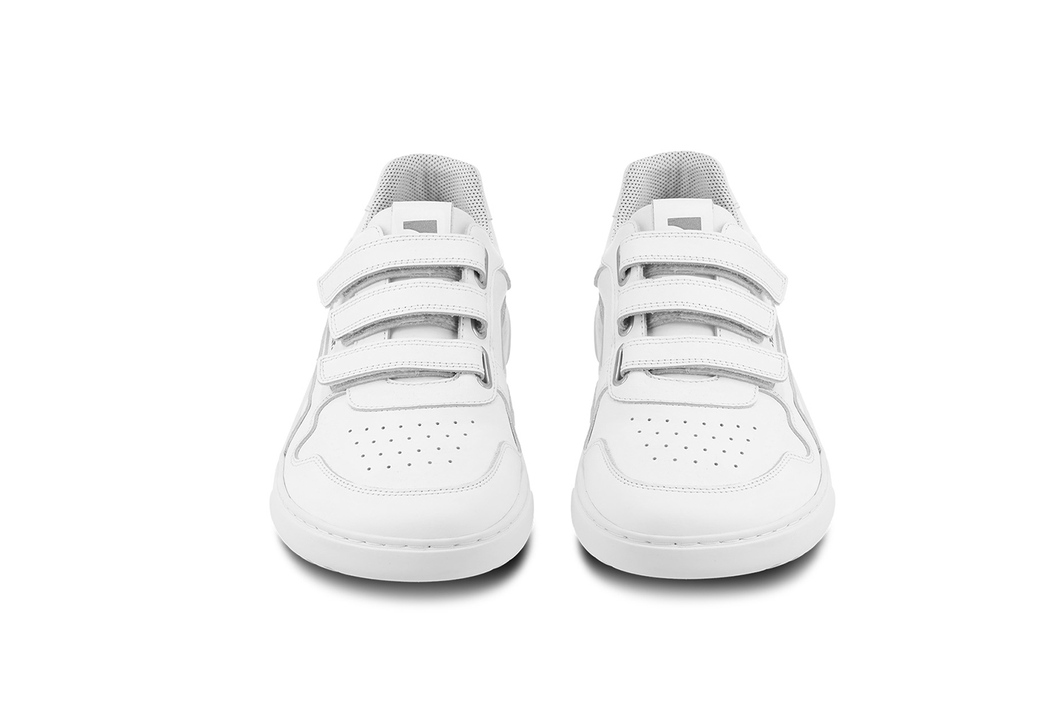 Barefoot tenisky Barebarics Zing Velcro - All White - Leather.
Anatomický tvar - Topánka rešpektuje tvar chodidiel.
Viac info
vychádzková obuvmoderný mestský dizajnnavrhnuté a ručne vyrobené v Európskej úniivynikajúca odolnosť a farebná stálosť materiálovdostupné v číslach: 36 - 47 (podľa európskeho merania)